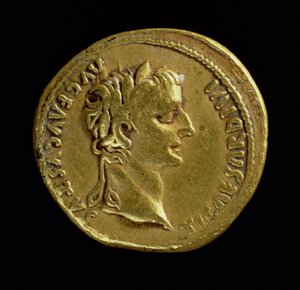 Aureus (avers) avec la tête de Tibère (AD 14-AD37) portant une couronne de laurier. Inscription: TI CAESAR DIVI AVG F AVGVSTVS